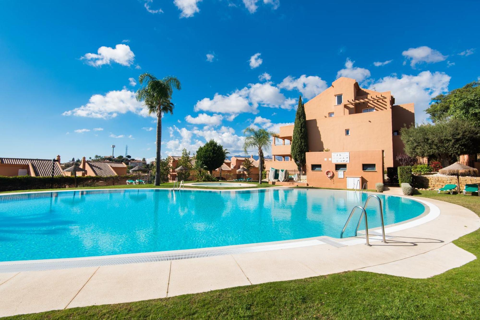 Rentandhomes Penthouse Elviria Golf Marbella Exterior photo