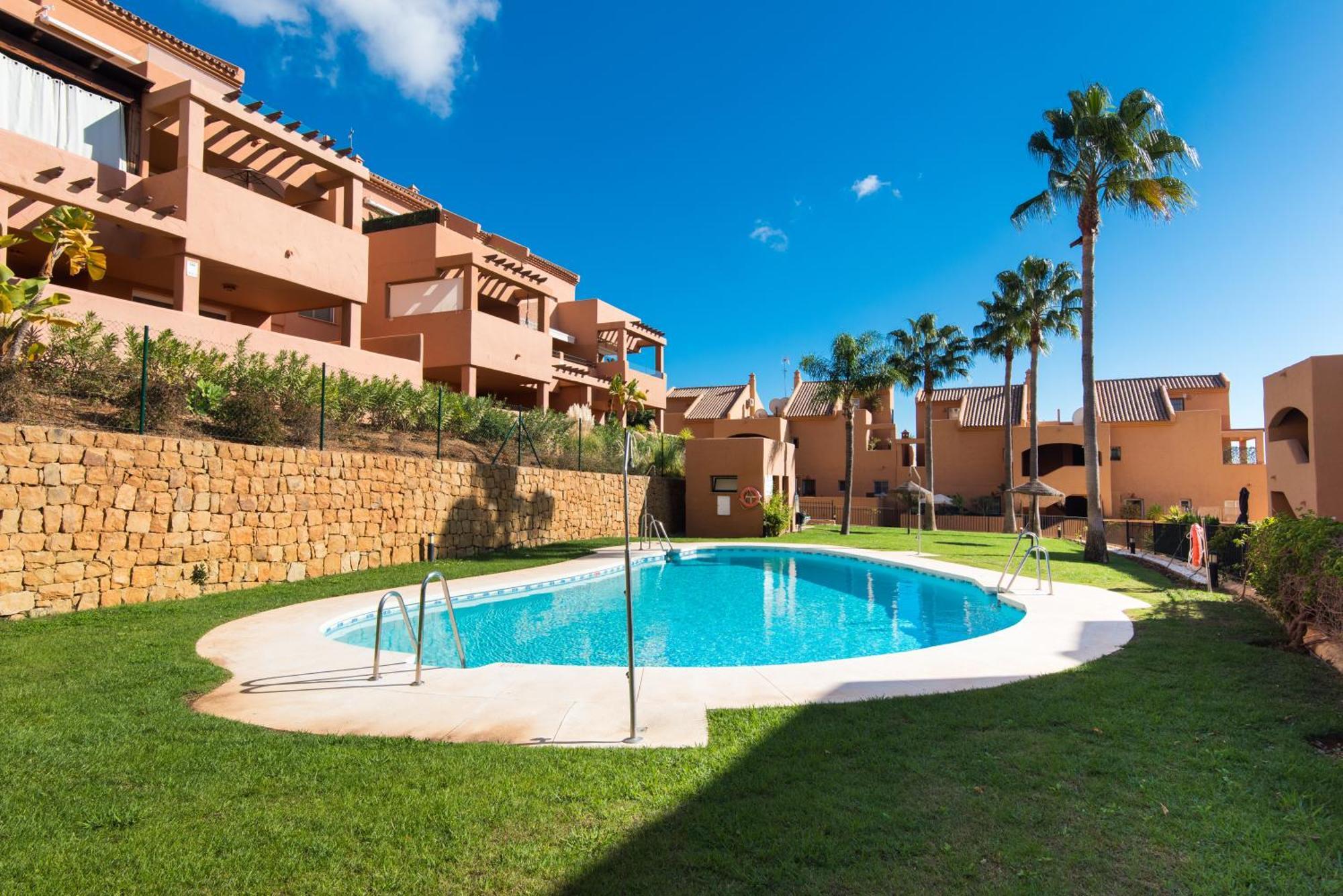 Rentandhomes Penthouse Elviria Golf Marbella Exterior photo