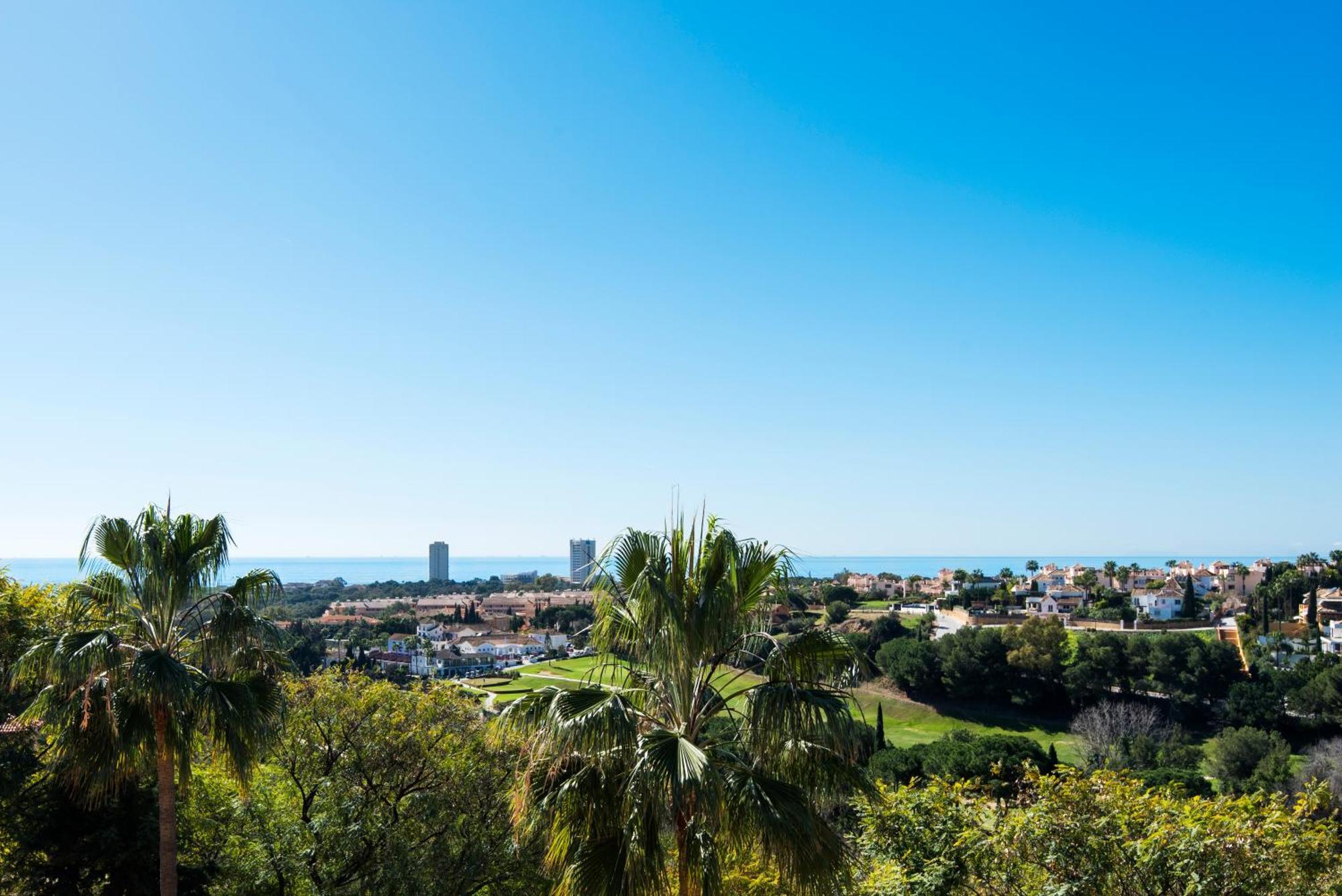 Rentandhomes Penthouse Elviria Golf Marbella Exterior photo